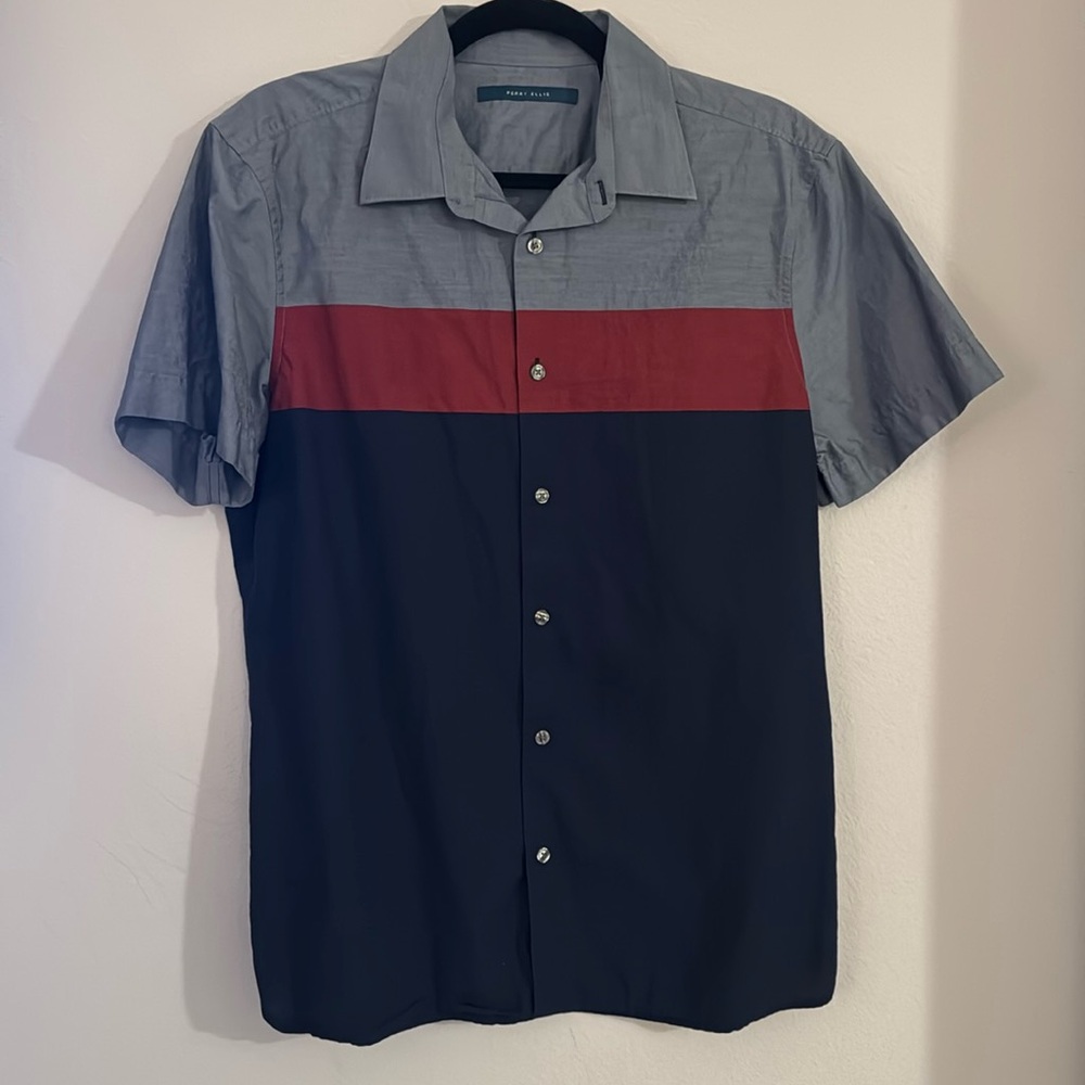 Medium Perri Ellis button shirt